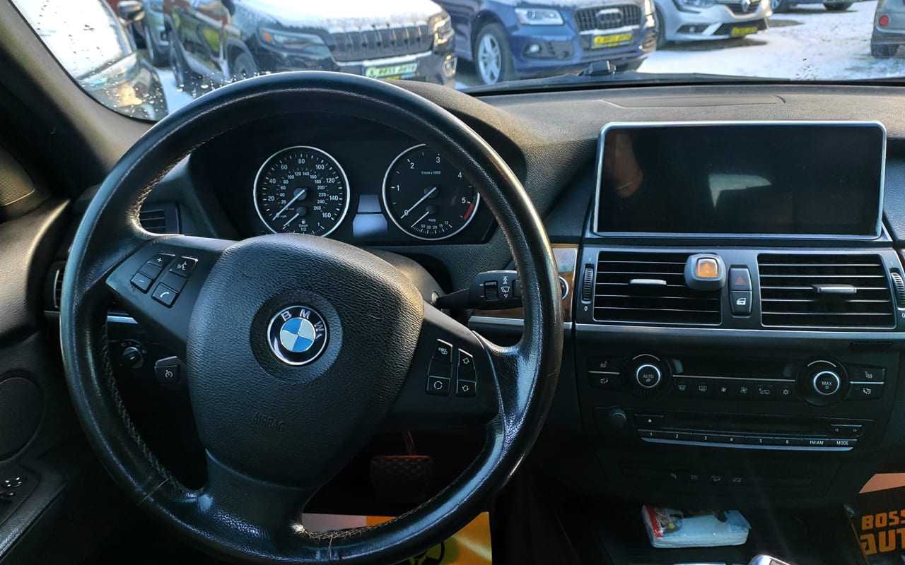 BMW X5 2011 року