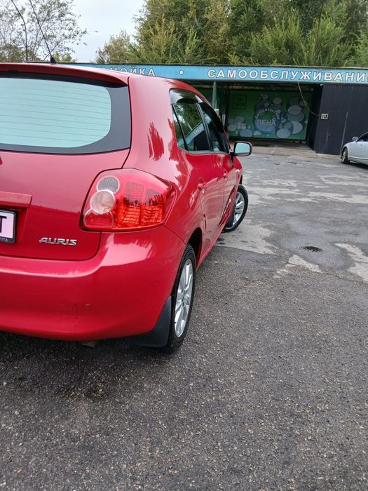 Toyota Auris 2008года