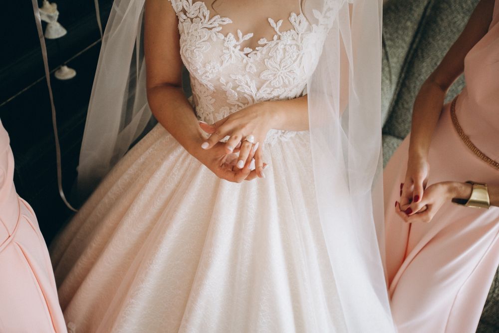 Продаж або оренда вишуканої весільної сукні