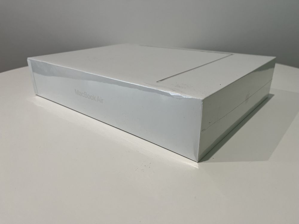 Nowy MacBook Air M2 13.6' 16/256GB Starlight