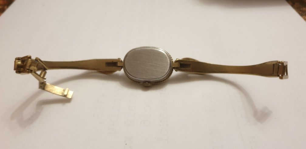 Продам нерабочие женские наручные часы ''Луч''. СССР