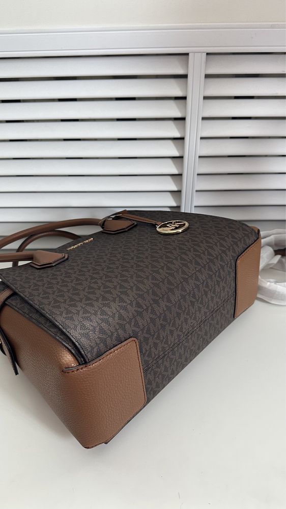 Коричнева сумка Mercer Medium Satchel Brown Logo Michael Kors