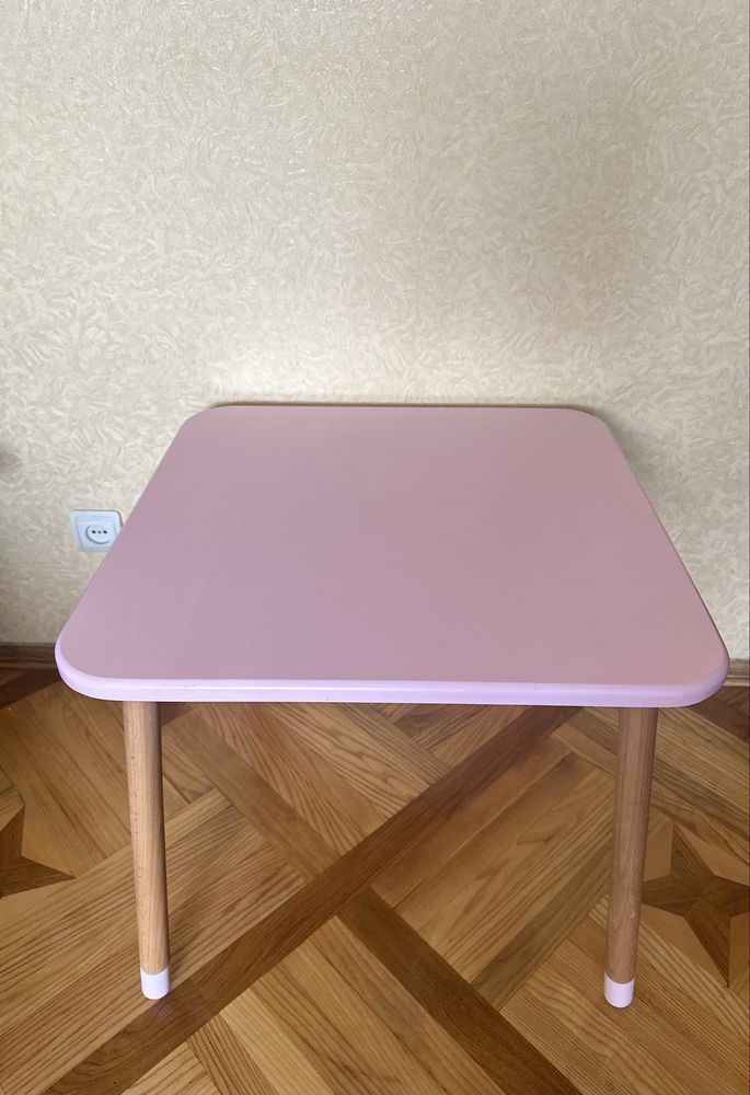 Дитячі стіл та стільчик