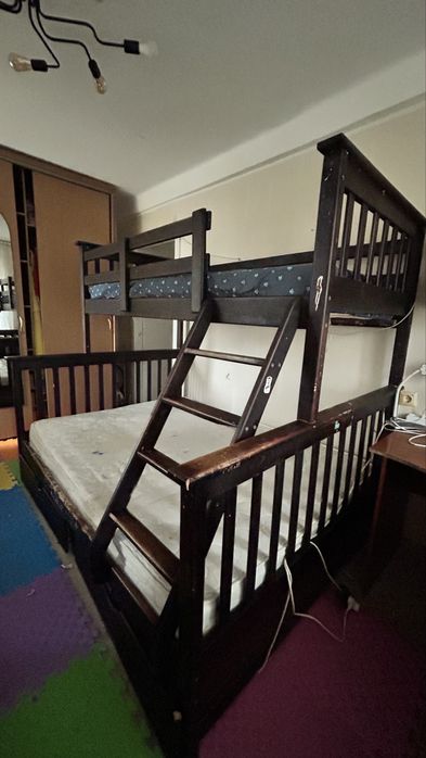 Продам двоярусне ліжко
