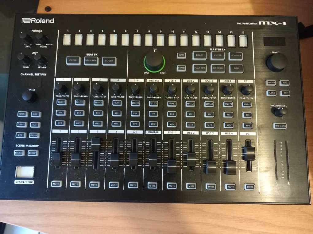 Mixer Roland MX-1