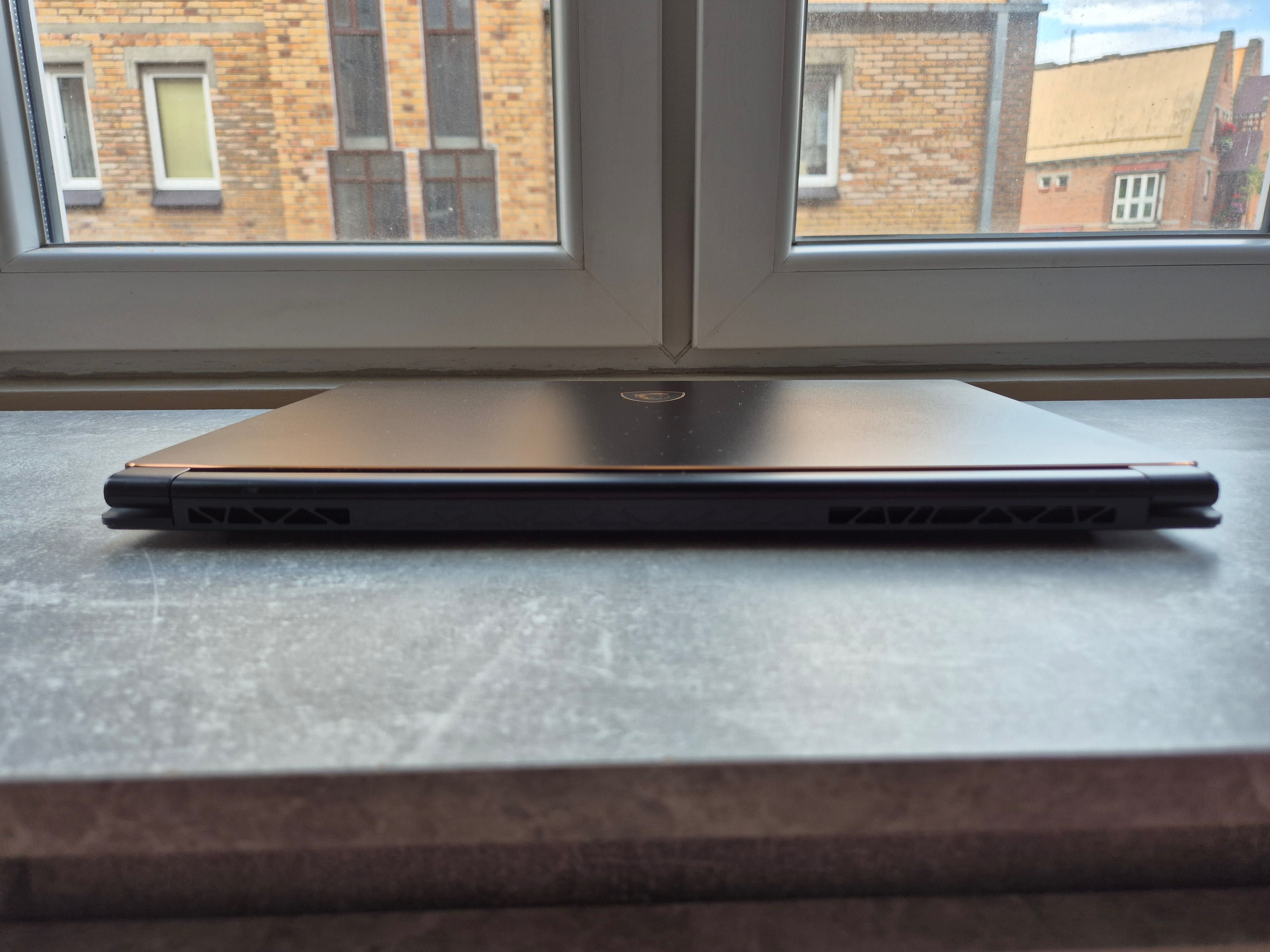 MSI Stealth GS65-9SF 15.6 FHD 240Hz/i7-9750H/32GB/512GB/RTX 2070 8GB