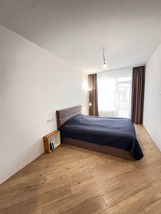 Сучасний котедж з ремонтом у районі Щасливого!