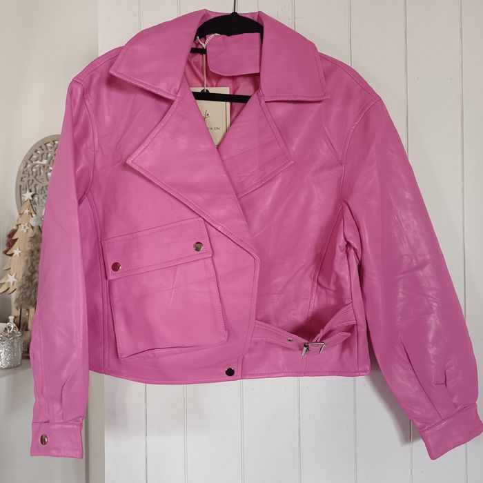 Casaco em ecopel Rosa novo com etiqueta