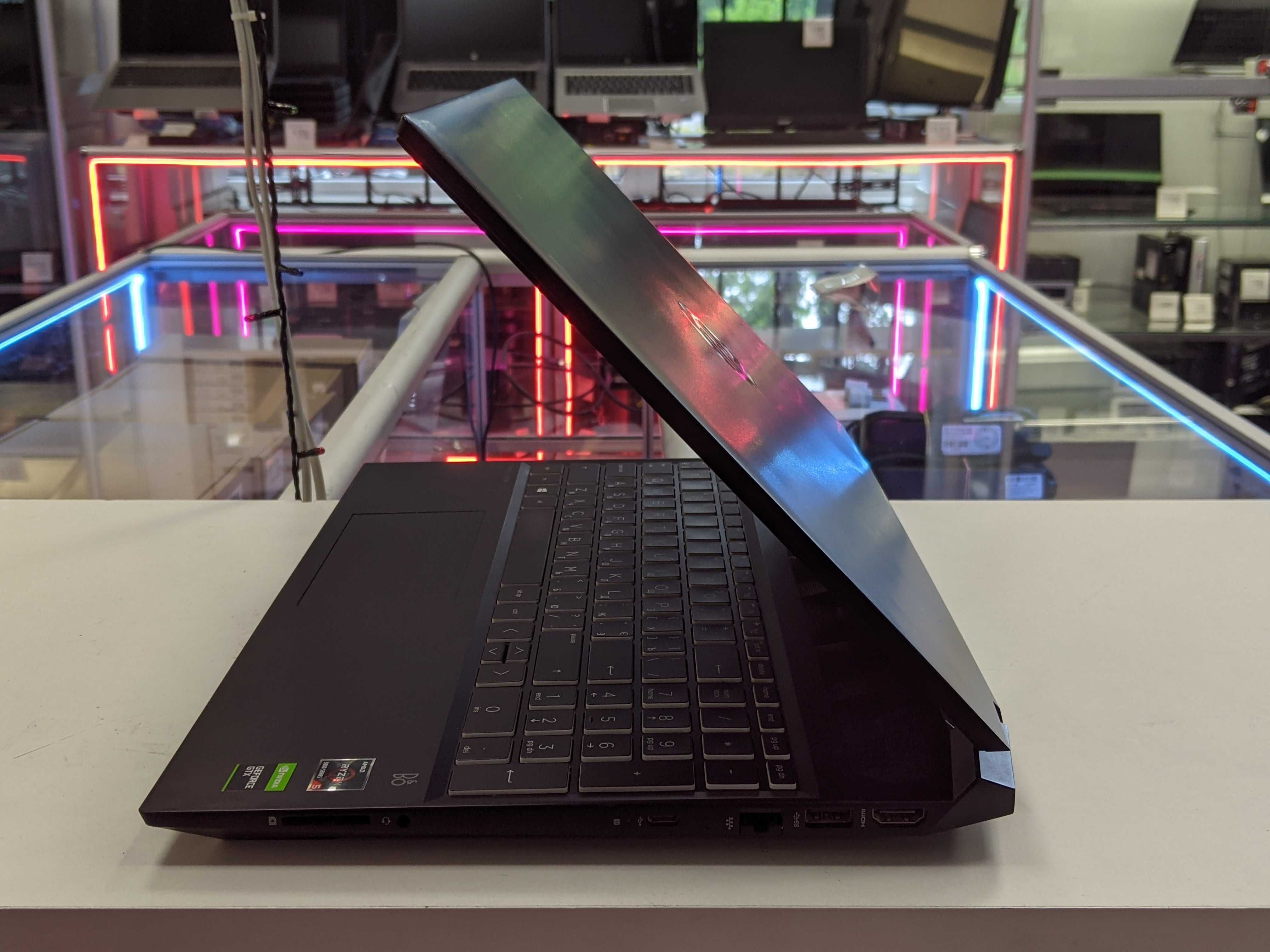 HP Pavilion Gaming 15-EC/Ryzen 5 5600H/GTX 1650/16GB/SSD 240GB/HDD 1TB