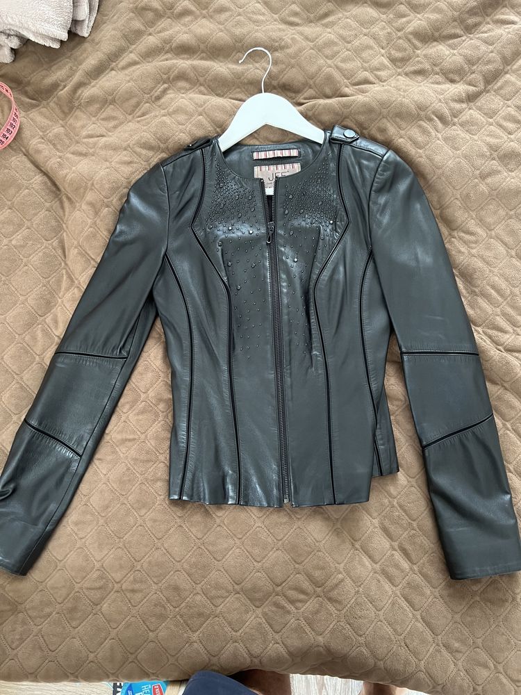 Продам кожаную куртку, размер XS-S в очень хорошем состоянии