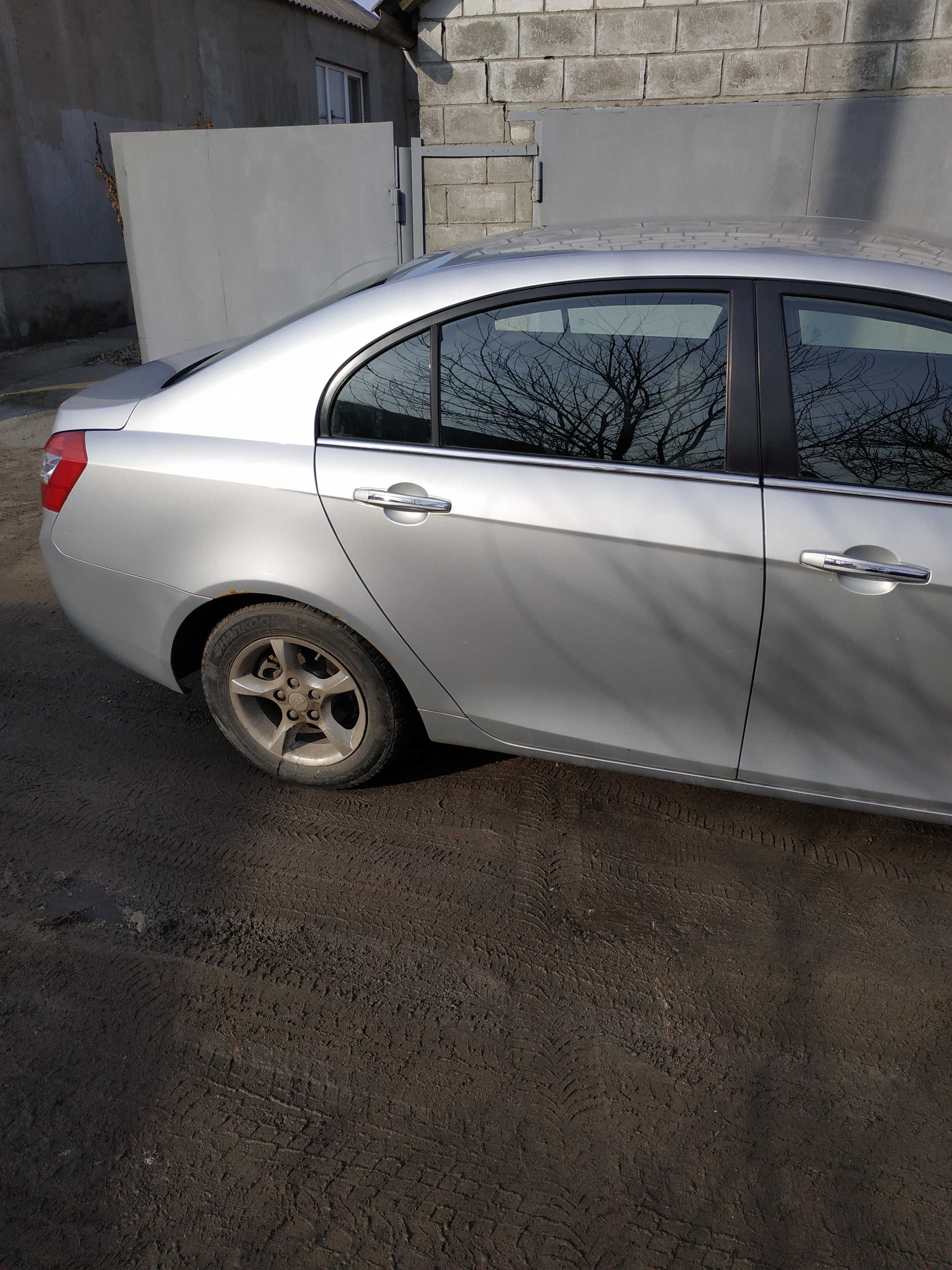 Срочно продам свою Geely Emqrand E 7
