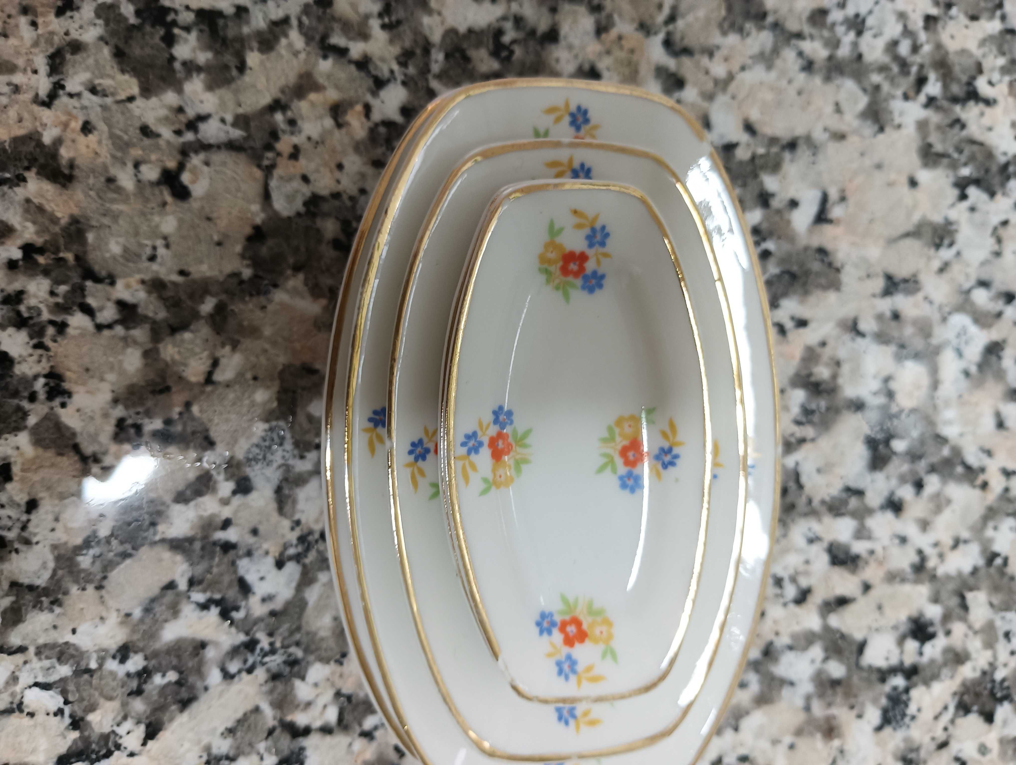 Miniaturas decorativas da vista alegre