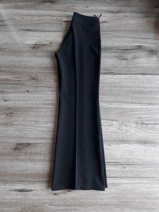 Czarne materiałowe spodnie szerokie nogawki dzwony w kant rozmiar XS/S