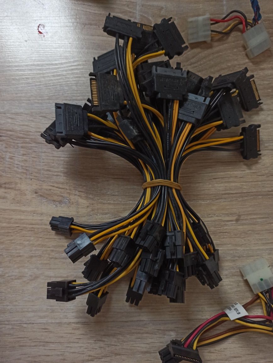 Kable PC przewody zasilające SATA do PCI Express 6-Pin oraz molex