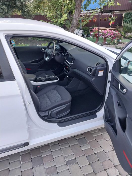 Автомобіль Hyundai Ioniq
