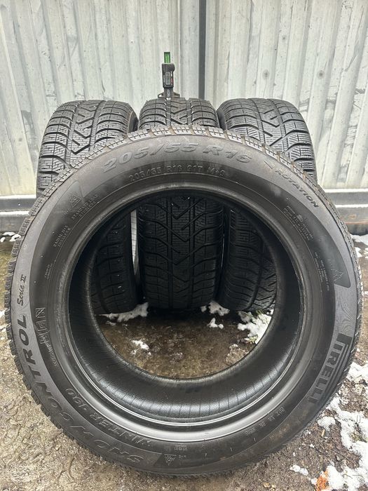 Шини зима 205/55/16 Pirelli Snow Control
