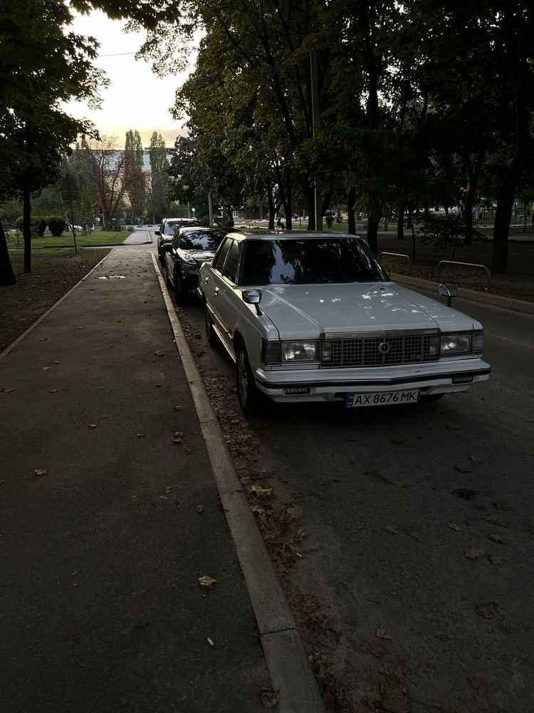 Toyota crown продам