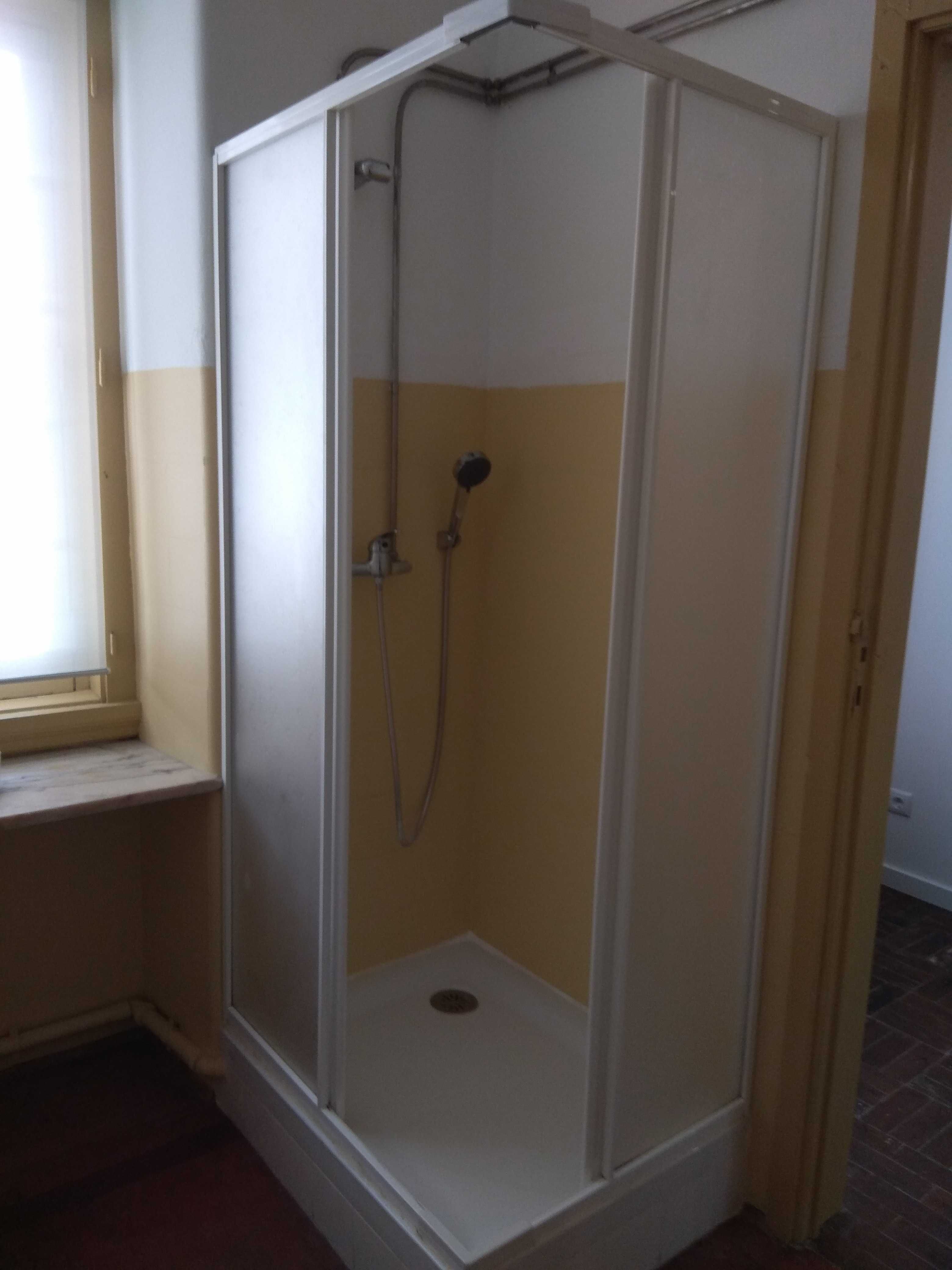 Quarto Estudante Rapariga em T2
