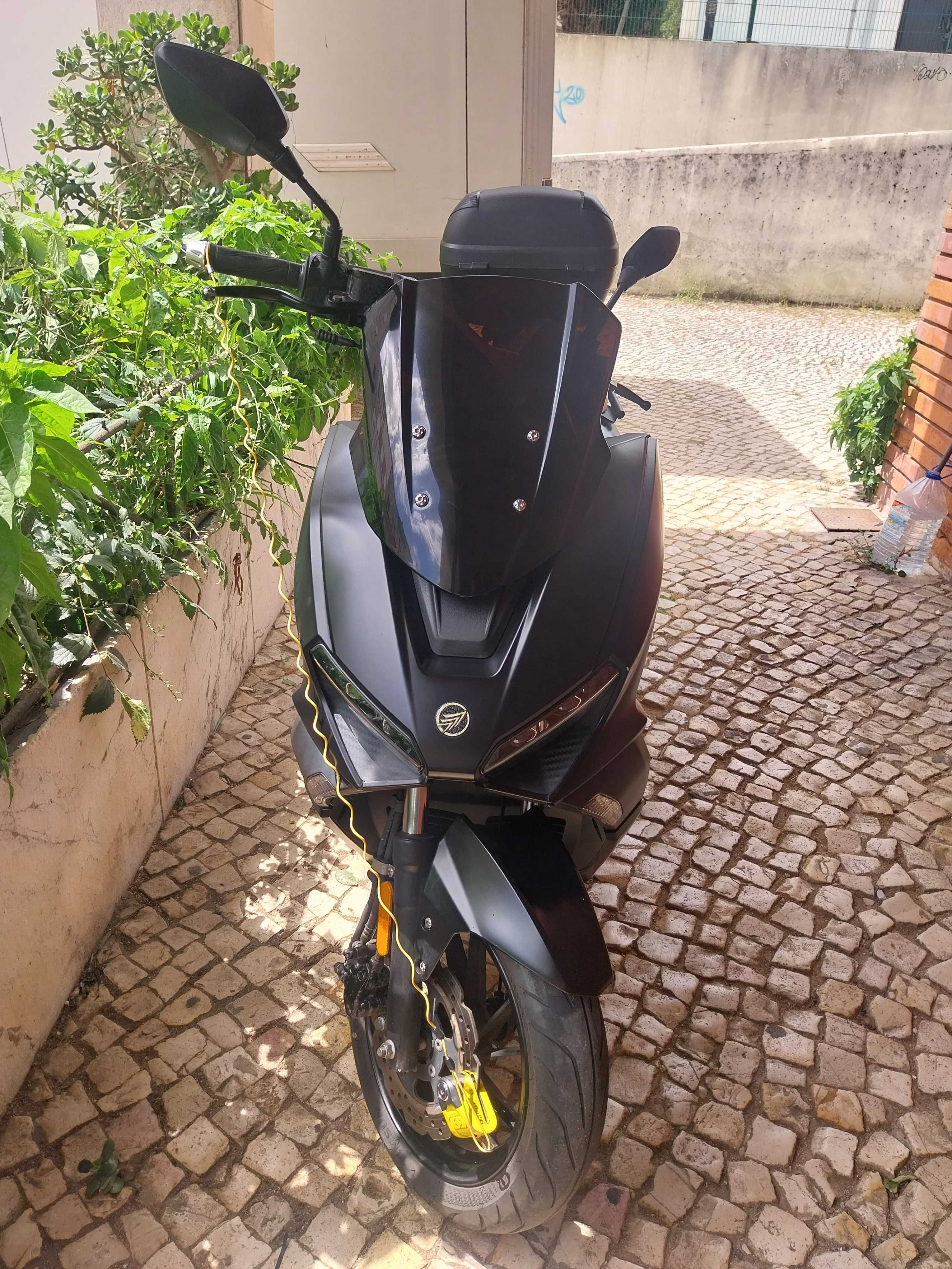 Vieste 125 preta