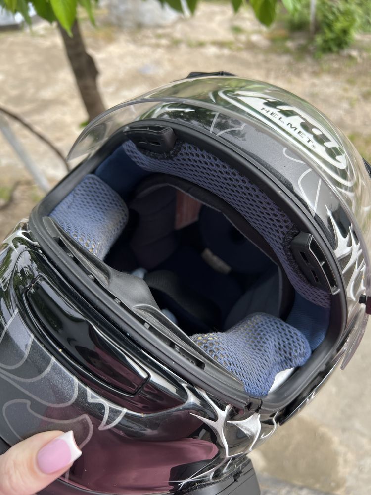 Шлем. Шолом Arai Helmet