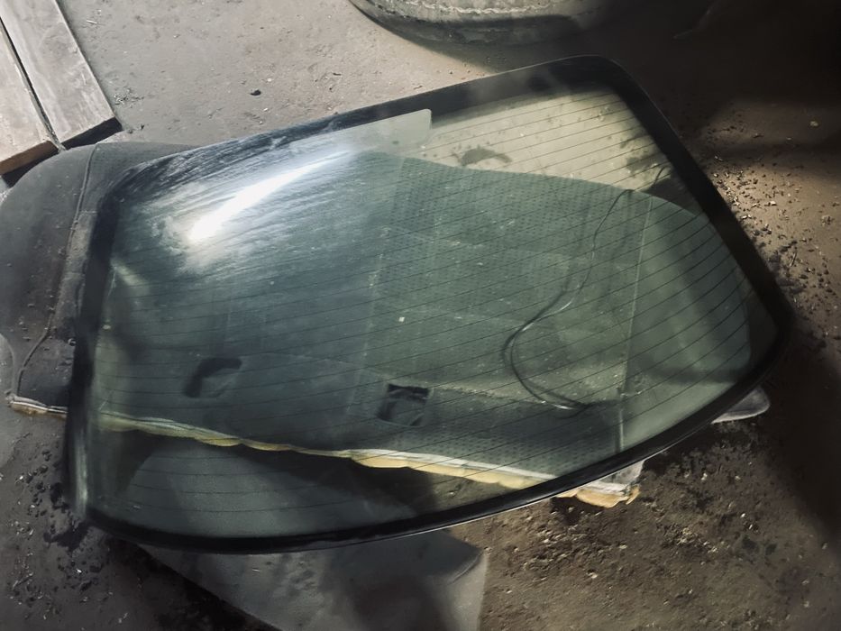 Заднє скло Опель Омега Б