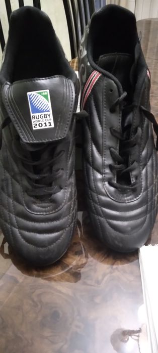 Бутсы футбольные