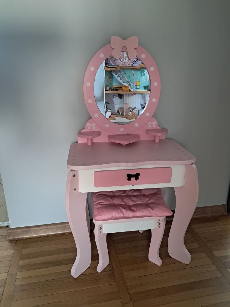 Drewniana toaletka z lustrem + taboret i poduszka Play tive