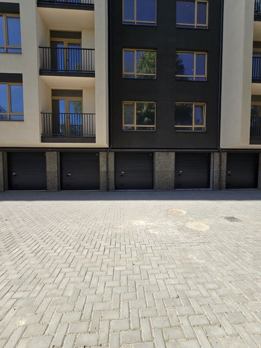 Продаж  гаража  в ЦЕНТРІ міста.