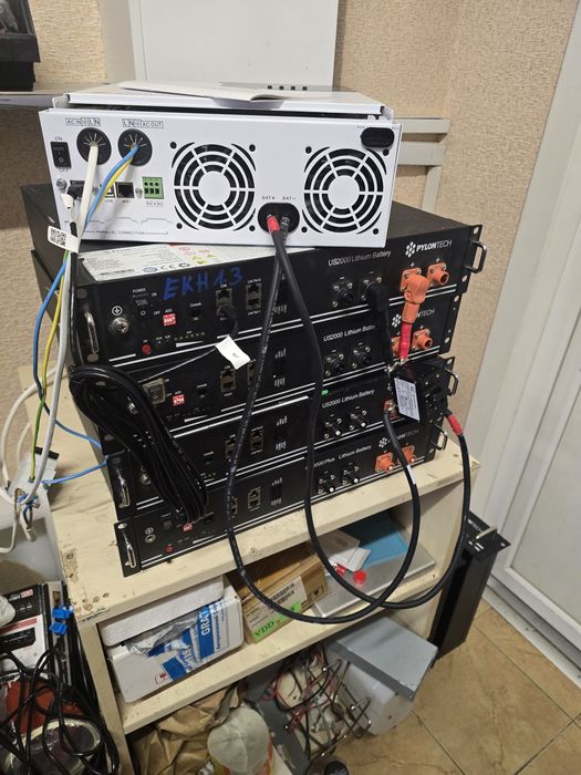 Акб Pylontech US2000 для резервного живлення.