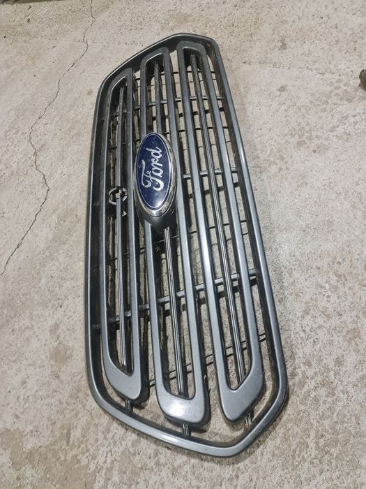 Grill atrapa ford transit mk8 . 2019 rok .