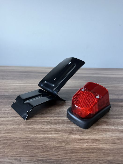 NOWA POLSKA KOMPLETNA lampa tył lampa tylna uchwyt lampy MOTORYNKA