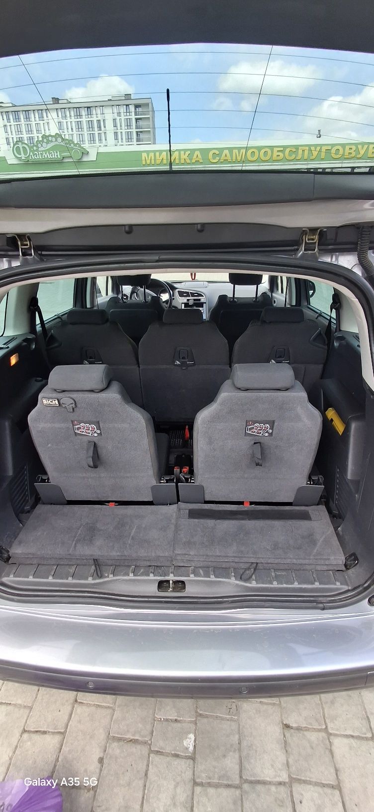 Продам Peugeot 5008 1,6 дизель МКПП.
