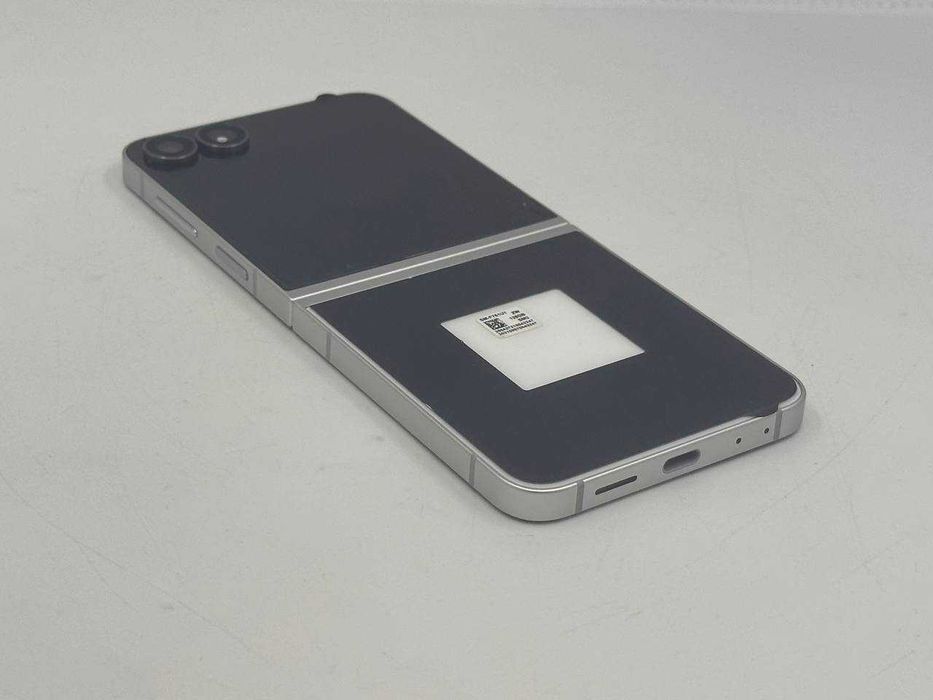 Samsung Galaxy Flip7 FE 128GB White ГАРАНТІЯ 6 Місяців МАГАЗИН