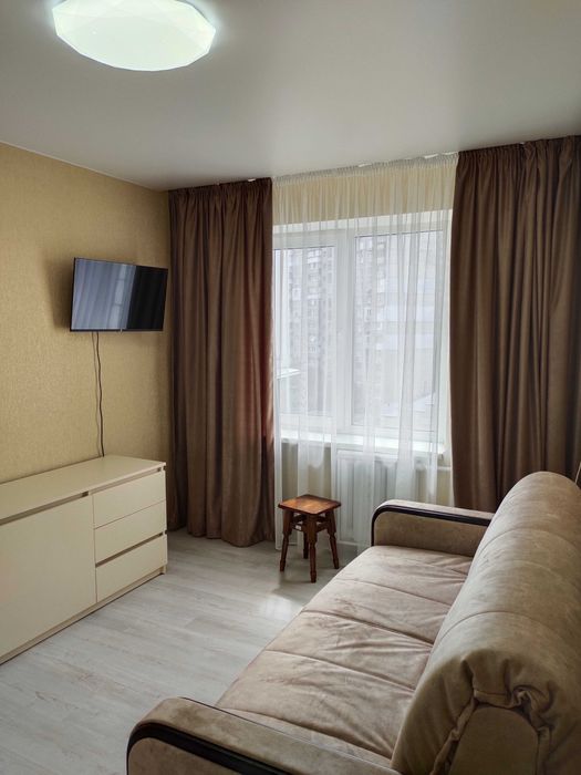 ХОЗЯИН Деміївська 39, біля М Голосіївська, 1к квартира без комісії