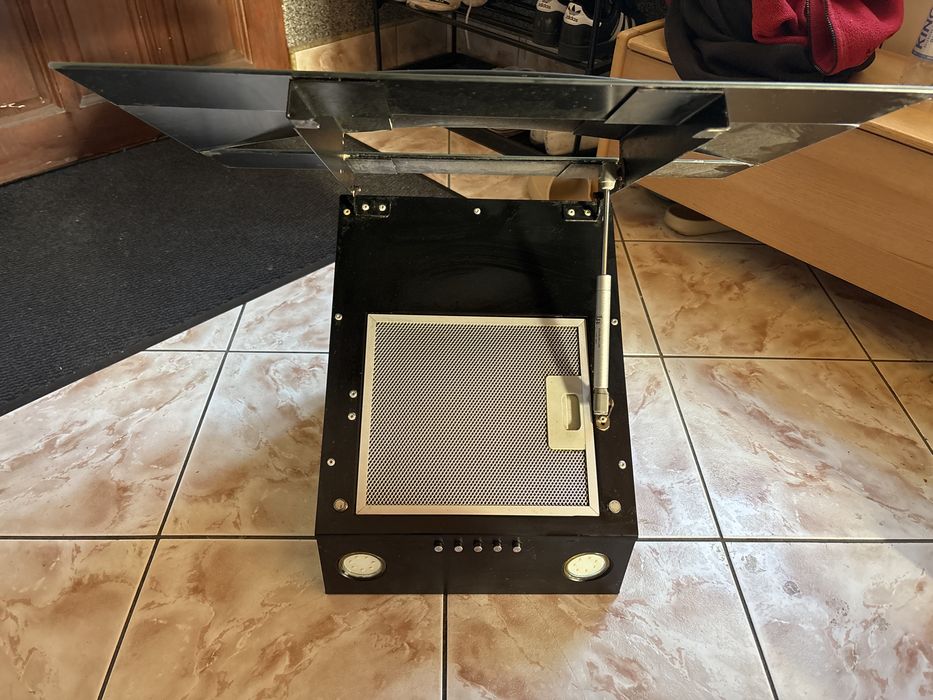 okap amica szklany czarny