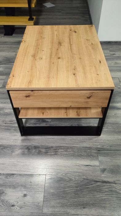 Drewniany stół do salonu ( płyta MDF)