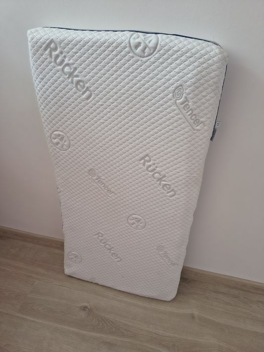 Materac w bardzo dobrym stanie 120x60 + zestaw pościeli