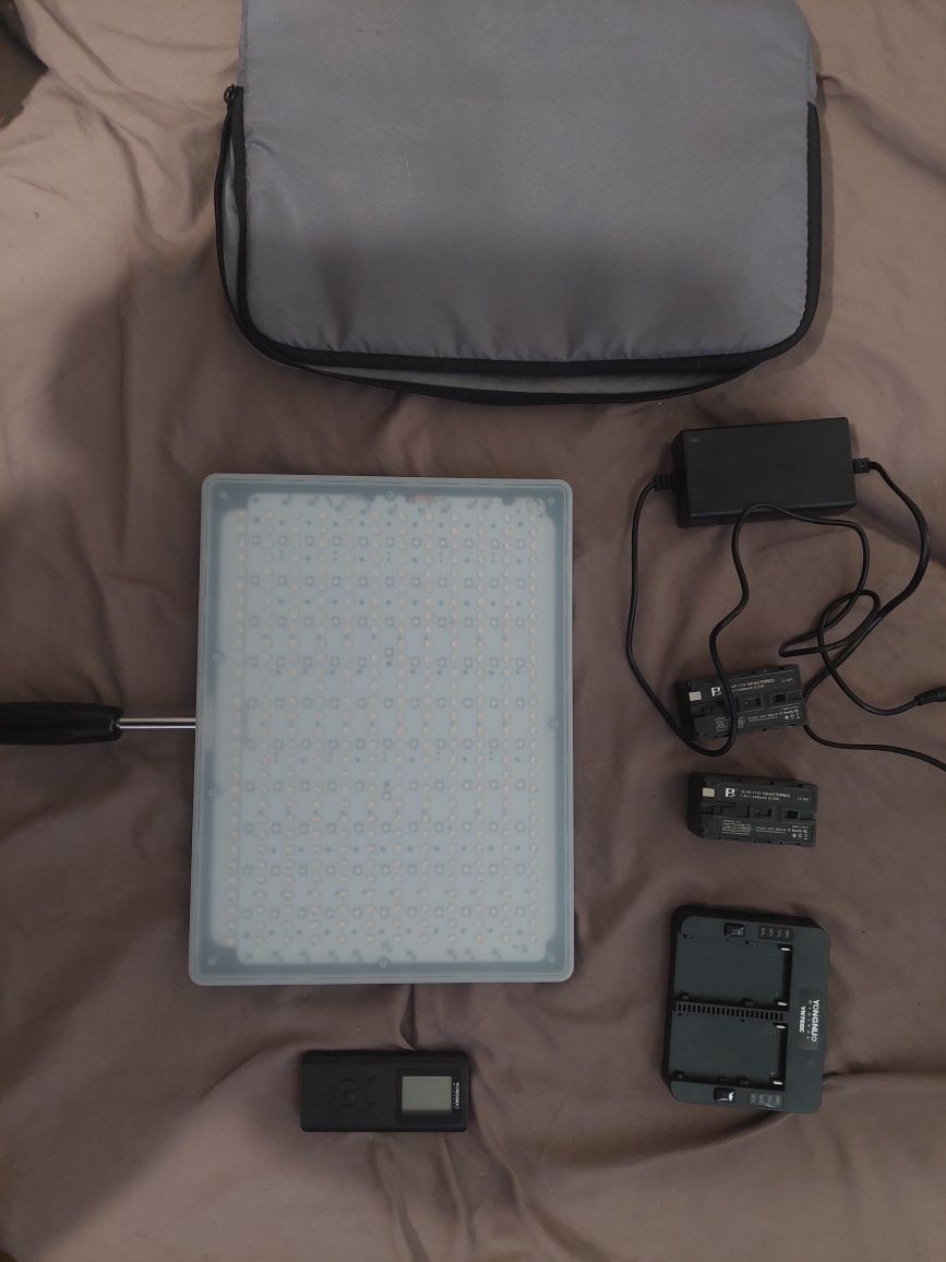 LED відеосвітло, yongnuo yn600, RGB, світлодіодна панель + комплект