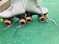 Patins com pouco uso