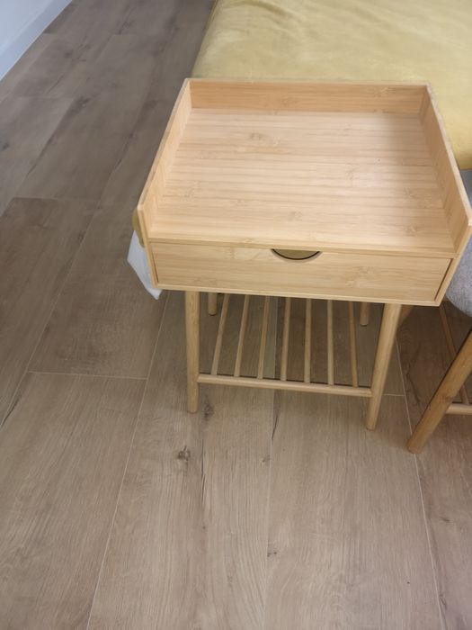 Stolik nocny drewniany