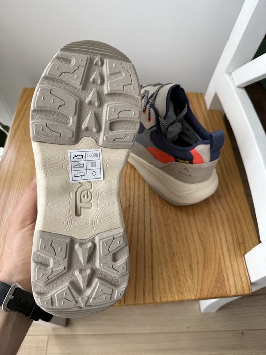 Teva WATERPROOF ОРИГІНАЛ 100%  кросівки термо НЕ ПРОМОКАЮТЬ 42 — 27 см