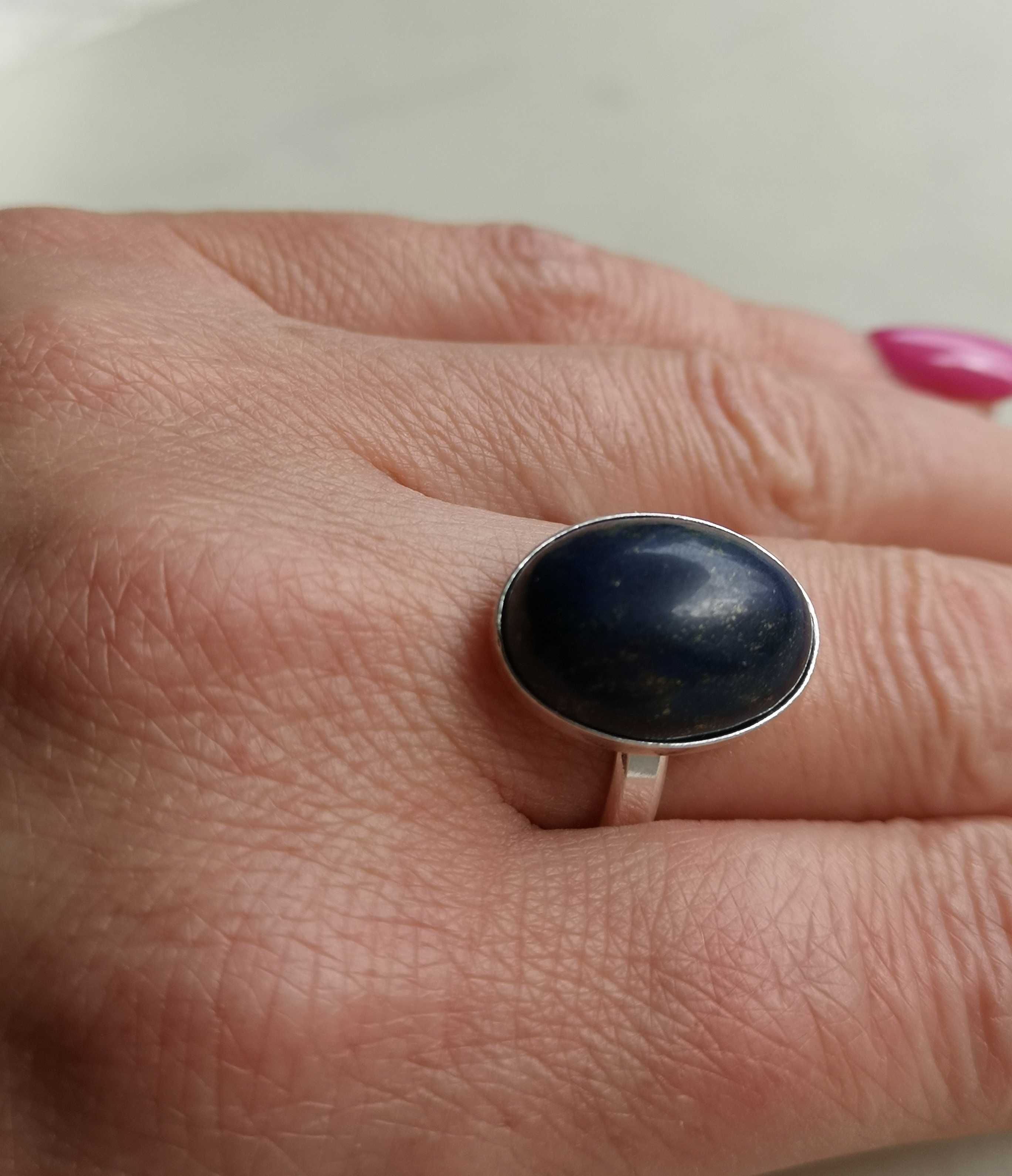 pierścionek z lapis lazuli