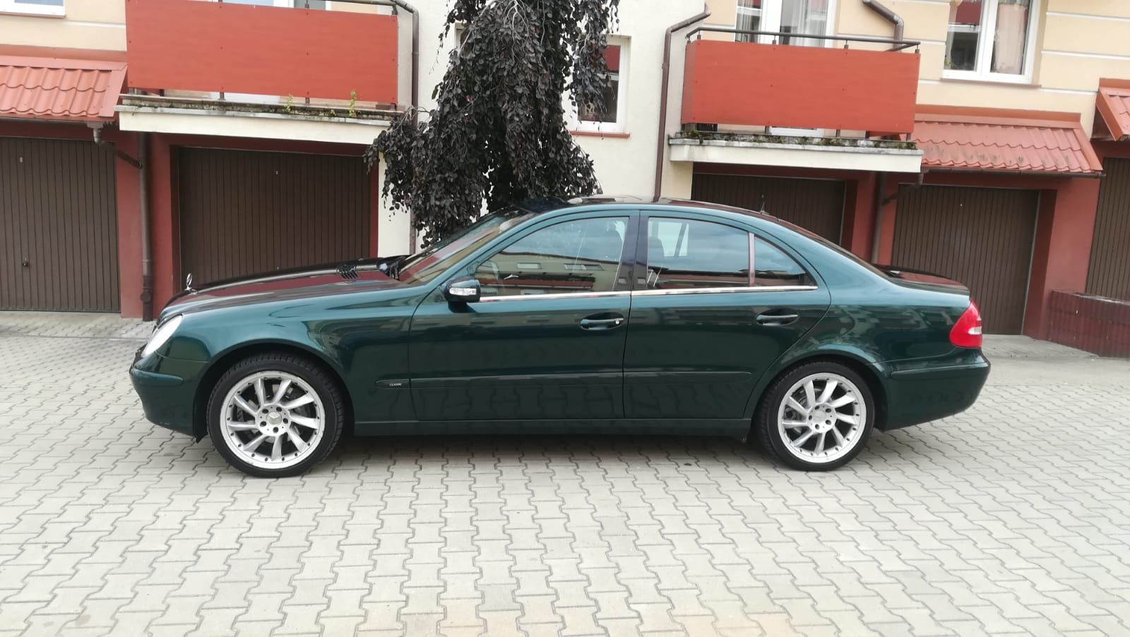 Sprzedam ładnego i zadbanego Mercedesa benzyna z gazem .Automat klima