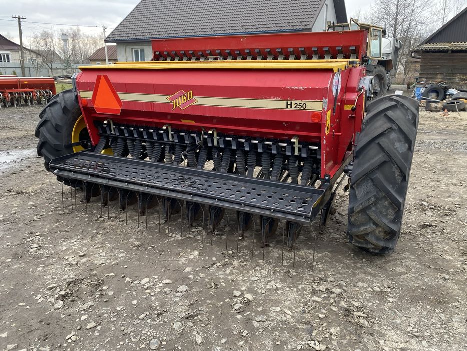 Сівалка дискова 2.5м ЮКО з міндобривом є сіялка сімульта туме