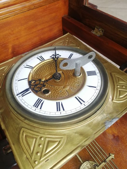 Годинник маятниковий з боєм часи