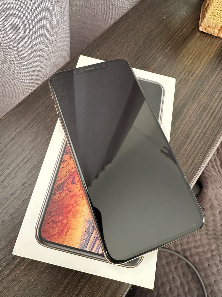 Продам Iphone XS Max