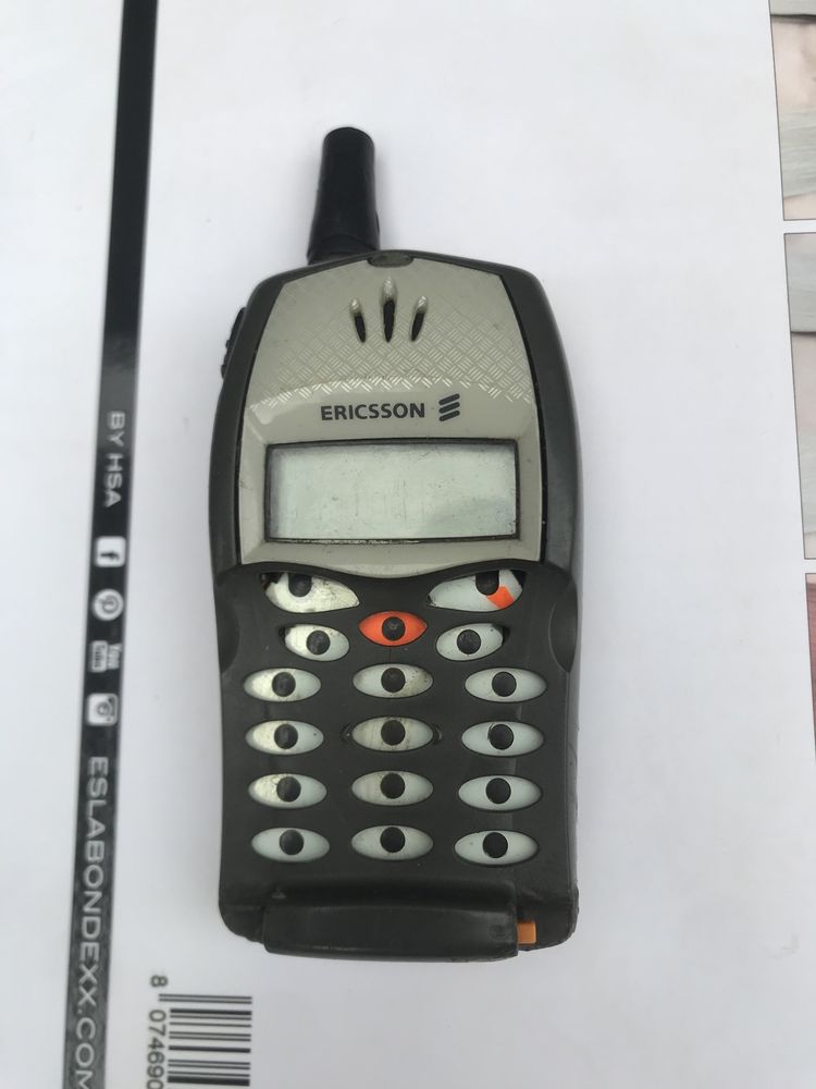 Продам Ericsson T28s +подарок