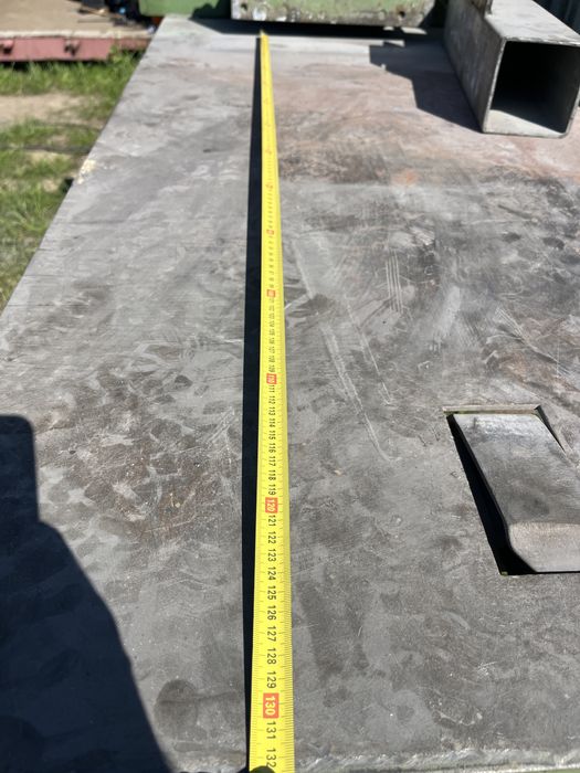 Podajnik mechaniczny do prasy / linii produkcyjnej