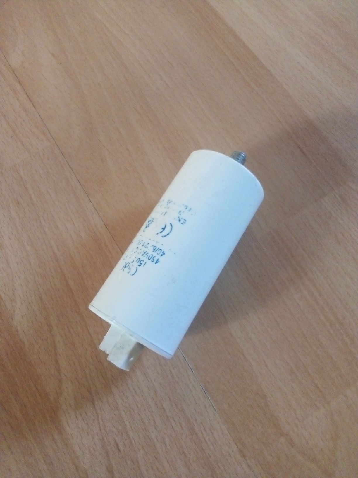 Kondensator do silnika elektrycznego  15uF