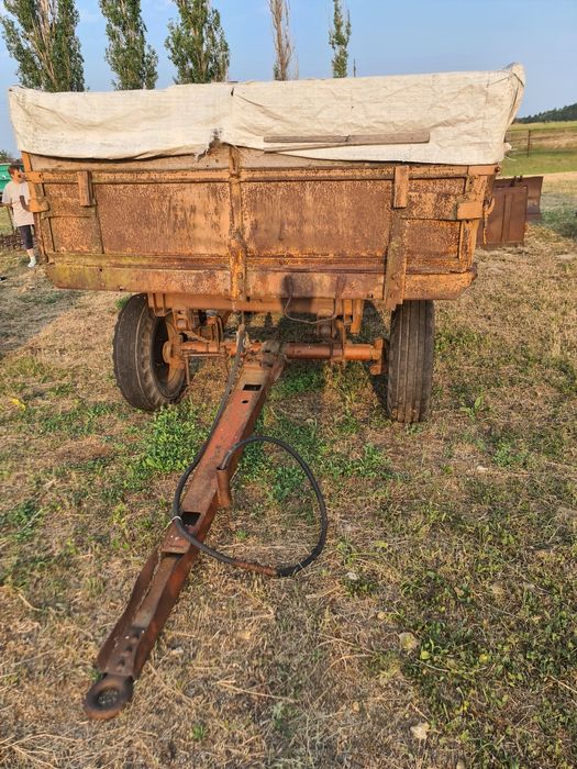 Продаю прицем 2птс 4